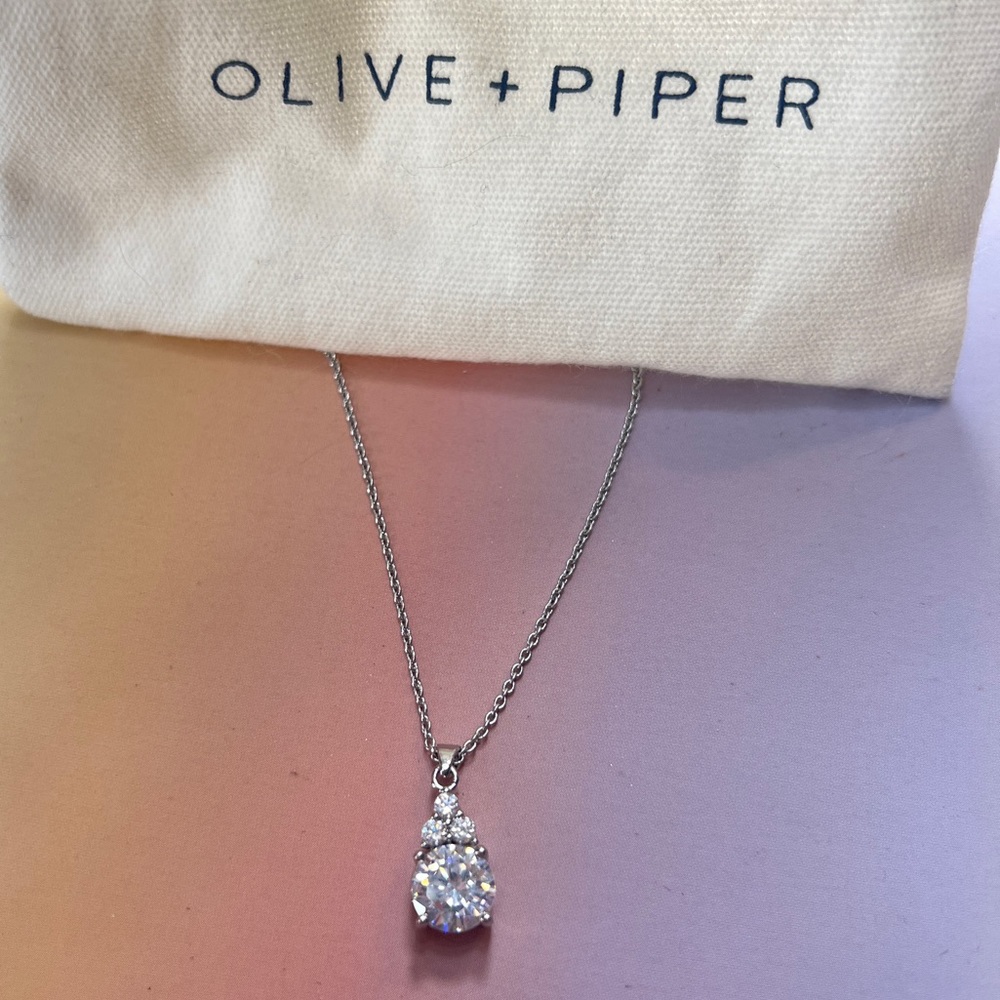 Olive & Piper Chloe Pendant Necklace